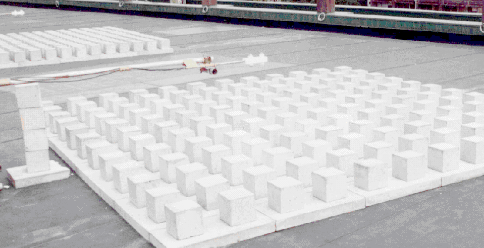 P4-1.GIF - 123,854BYTES